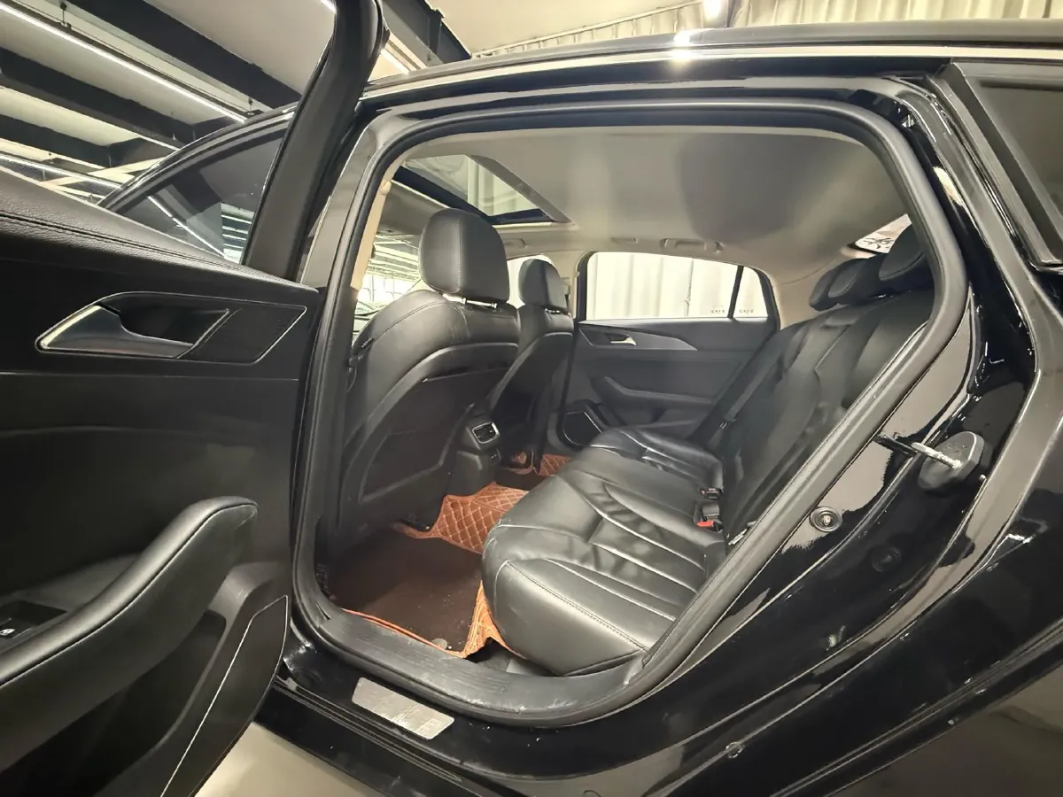 2020 HongQi H5 1.5T 169HP L4 7DCT,autocango,china used car exporter,china ev exporter,chinese used car exporter,chinese used ev exporter