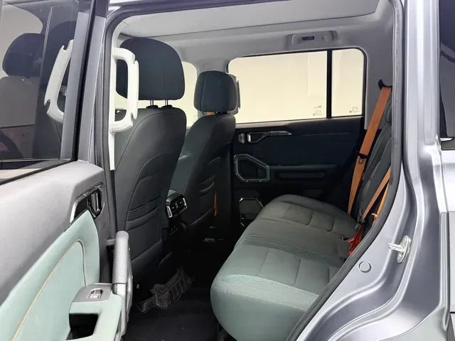 2023 Jetour Traveller 2.0T 254HP L4 7DCT,autocango,china used car exporter,china ev exporter,chinese used car exporter,chinese used ev exporter