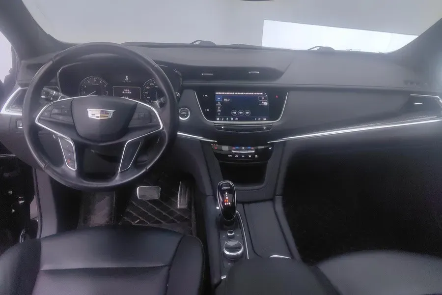 2022 Cadillac XT5 2.0T 237HP L4 9AT,autocango,china used car exporter,china ev exporter,chinese used car exporter,chinese used ev exporter