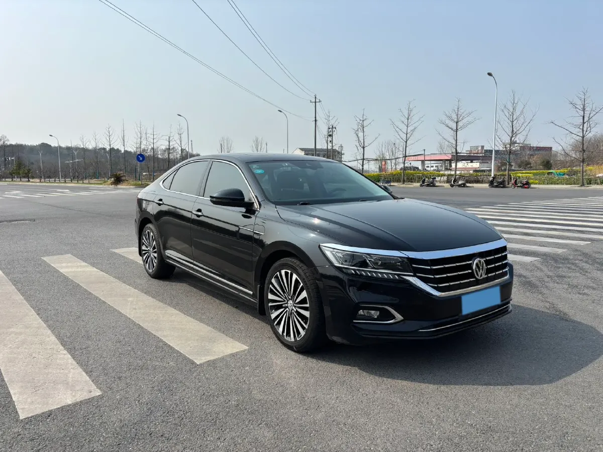 2019 Volkswagen Passat 2.0T 186HP L4 7DCT,autocango,china used car exporter,china ev exporter,chinese used car exporter,chinese used ev exporter