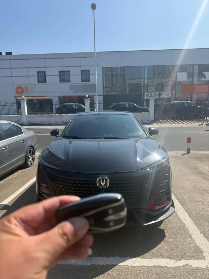 2021 ChangAn UNI-T 1.5T 180HP L4 7DCT,autocango,china used car exporter,china ev exporter,chinese used car exporter,chinese used ev exporter