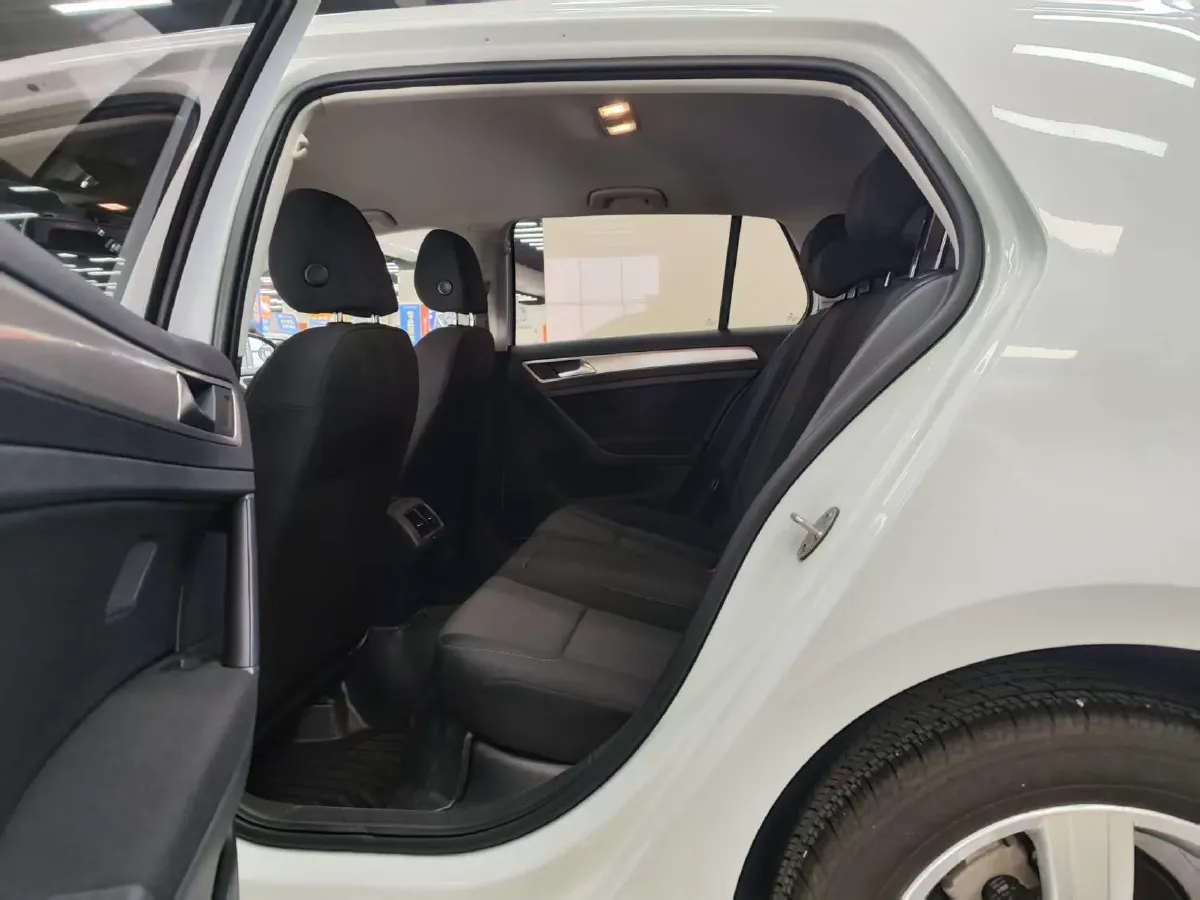 2018 Volkswagen Golf 1.6L 110HP L4 6AT,autocango,china used car exporter,china ev exporter,chinese used car exporter,chinese used ev exporter