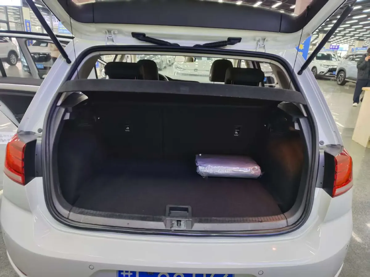 2018 Volkswagen Golf 1.6L 110HP L4 6AT,autocango,china used car exporter,china ev exporter,chinese used car exporter,chinese used ev exporter