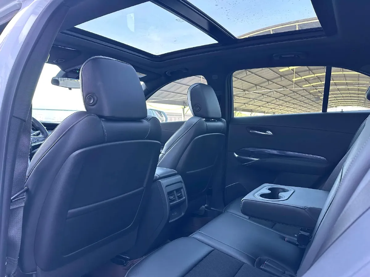 2021 Cadillac XT4 2.0T 237HP L4 9AT,autocango,china used car exporter,china ev exporter,chinese used car exporter,chinese used ev exporter