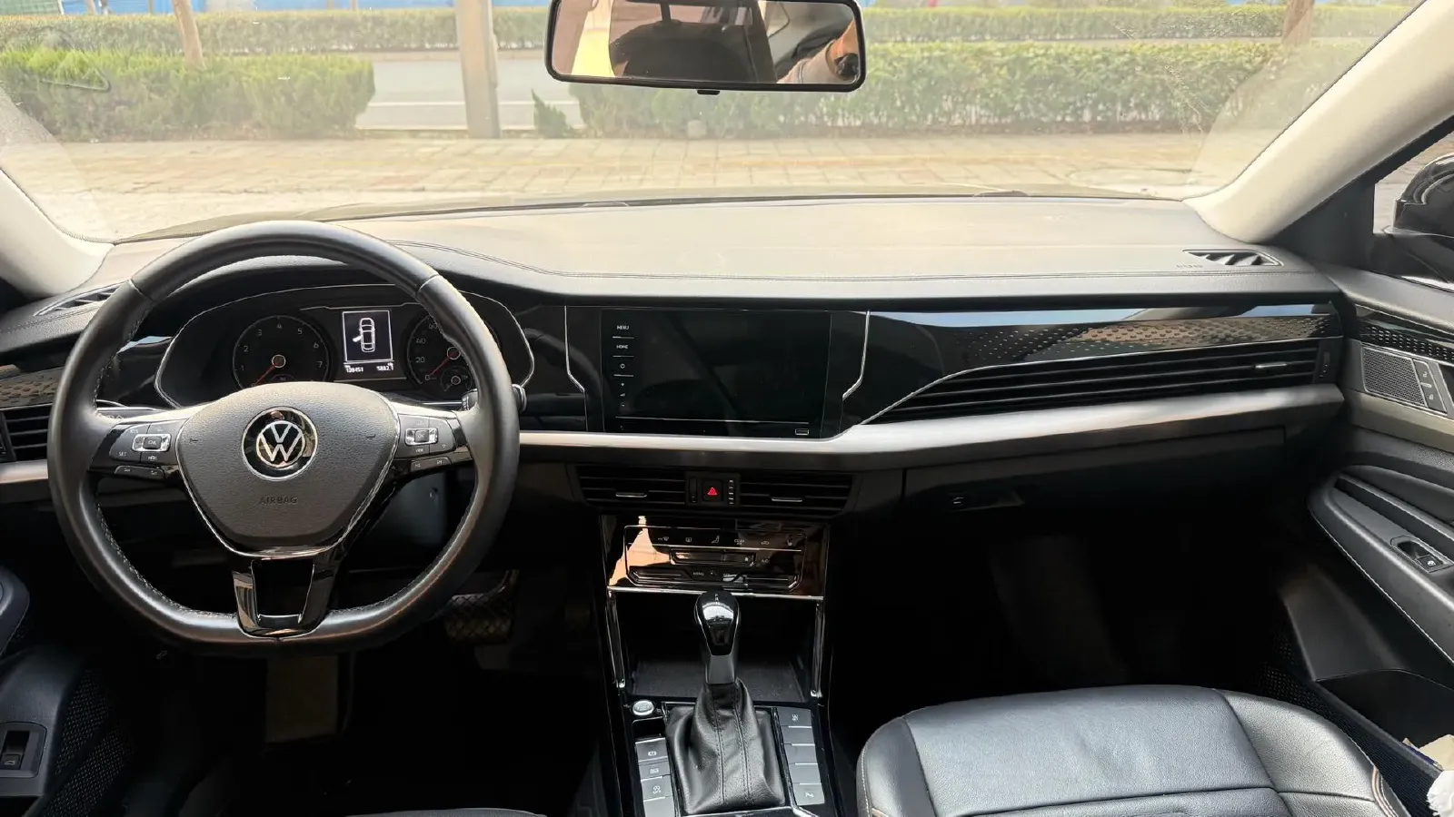 2021 Volkswagen Passat 2.0T 186HP L4 7DCT,autocango,china used car exporter,china ev exporter,chinese used car exporter,chinese used ev exporter