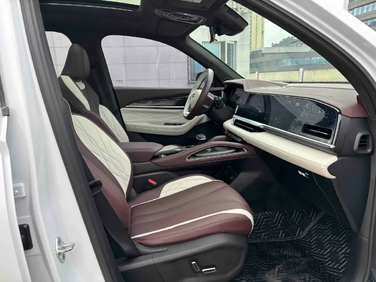 2021 Geely Monjaro 2.0T 218HP L4 7DCT,autocango,china used car exporter,china ev exporter,chinese used car exporter,chinese used ev exporter