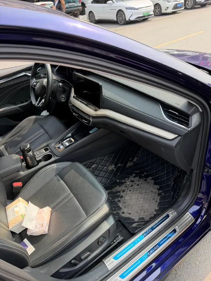 2021 Skoda Octavia 1.4T 150HP L4 7DCT,autocango,china used car exporter,china ev exporter,chinese used car exporter,chinese used ev exporter