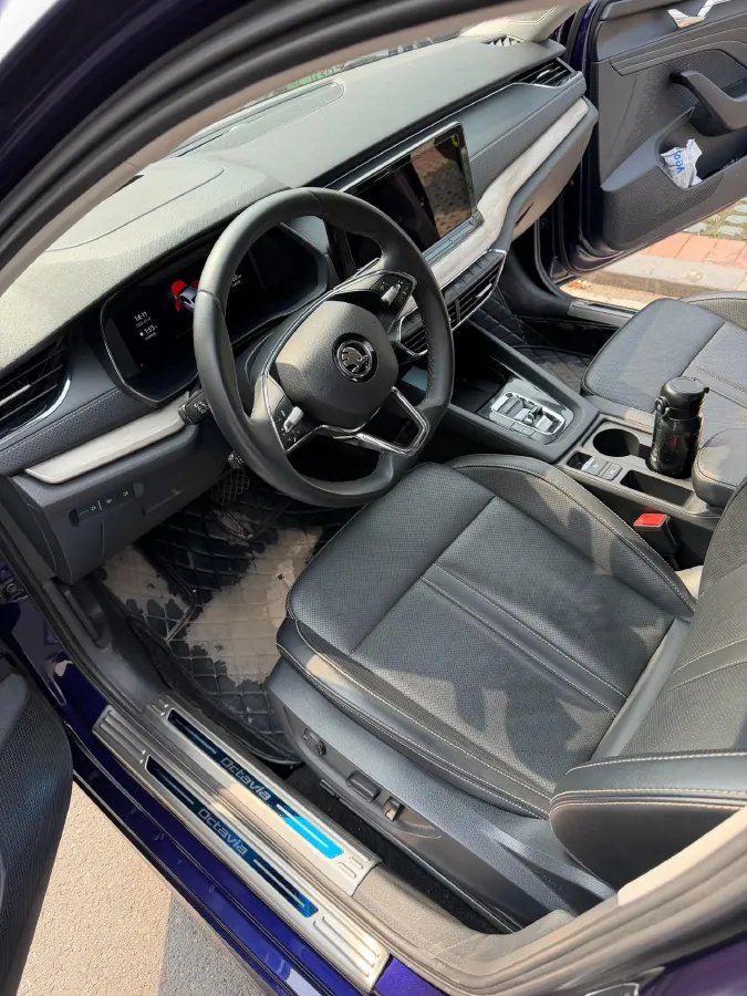 2021 Skoda Octavia 1.4T 150HP L4 7DCT,autocango,china used car exporter,china ev exporter,chinese used car exporter,chinese used ev exporter