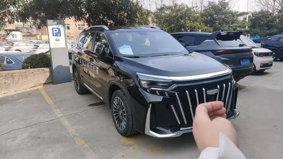 2025 Geely Okavango L 2.0T 218HP L4 7DCT,autocango,china used car exporter,china ev exporter,chinese used car exporter,chinese used ev exporter