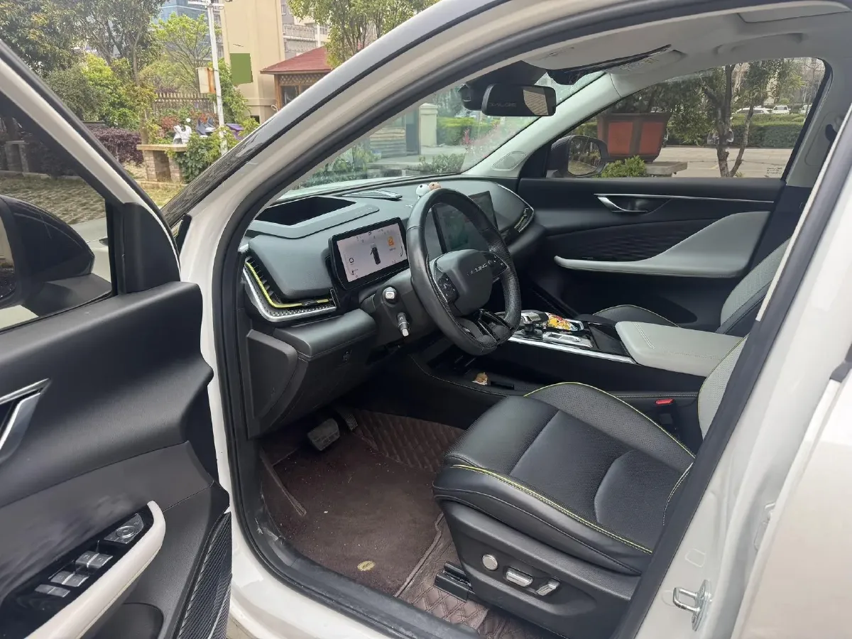 2022 BeiJing Auto Rubik 1.5T 188HP L4 7DCT,autocango,china used car exporter,china ev exporter,chinese used car exporter,chinese used ev exporter