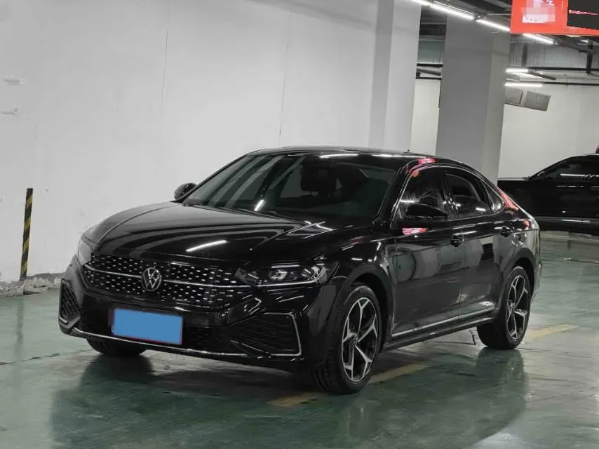 2024 Volkswagen Passat 2.0T 186HP L4 7DCT,autocango,china used car exporter,china ev exporter,chinese used car exporter,chinese used ev exporter
