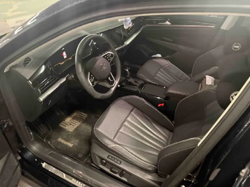 2024 Volkswagen Passat 2.0T 186HP L4 7DCT,autocango,china used car exporter,china ev exporter,chinese used car exporter,chinese used ev exporter