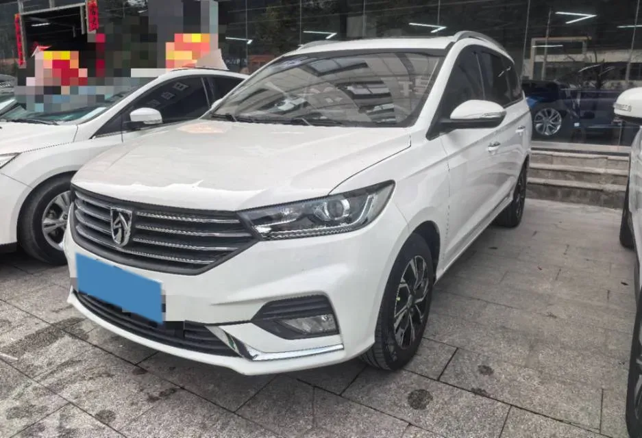 2018 BaoJun 530 1.5T 150HP L4 6MT,autocango,china used car exporter,china ev exporter,chinese used car exporter,chinese used ev exporter