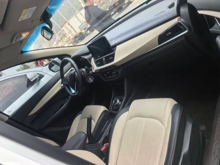 2018 BaoJun 530 1.5T 150HP L4 6MT,autocango,china used car exporter,china ev exporter,chinese used car exporter,chinese used ev exporter