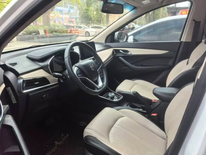 2018 BaoJun 530 1.5T 150HP L4 6MT,autocango,china used car exporter,china ev exporter,chinese used car exporter,chinese used ev exporter
