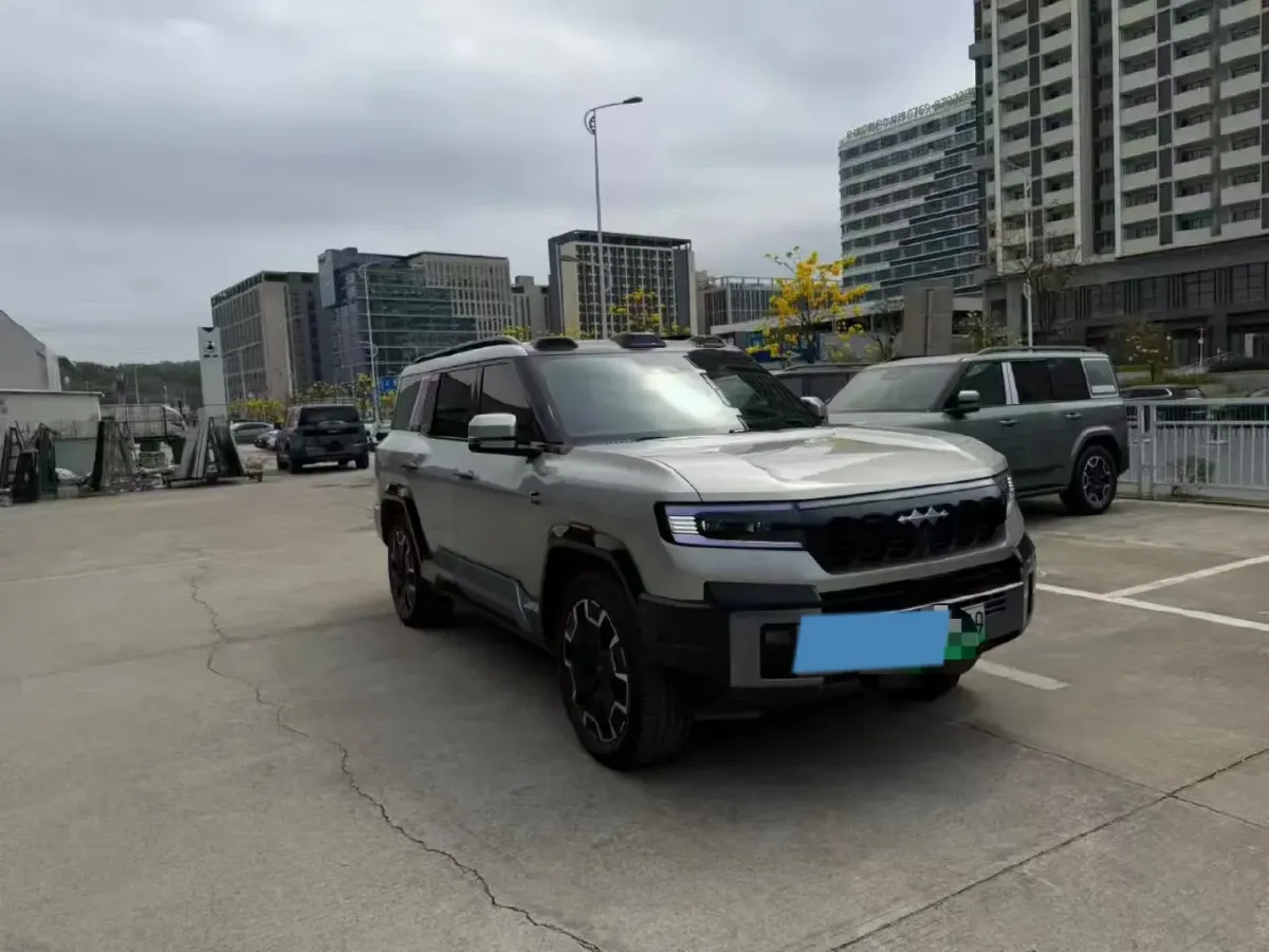 2025 FangChengBao Bao 8 2.0T 245HP L4 E-CVT PHEV 36.8KWH,autocango,china used car exporter,china ev exporter,chinese used car exporter,chinese used ev exporter