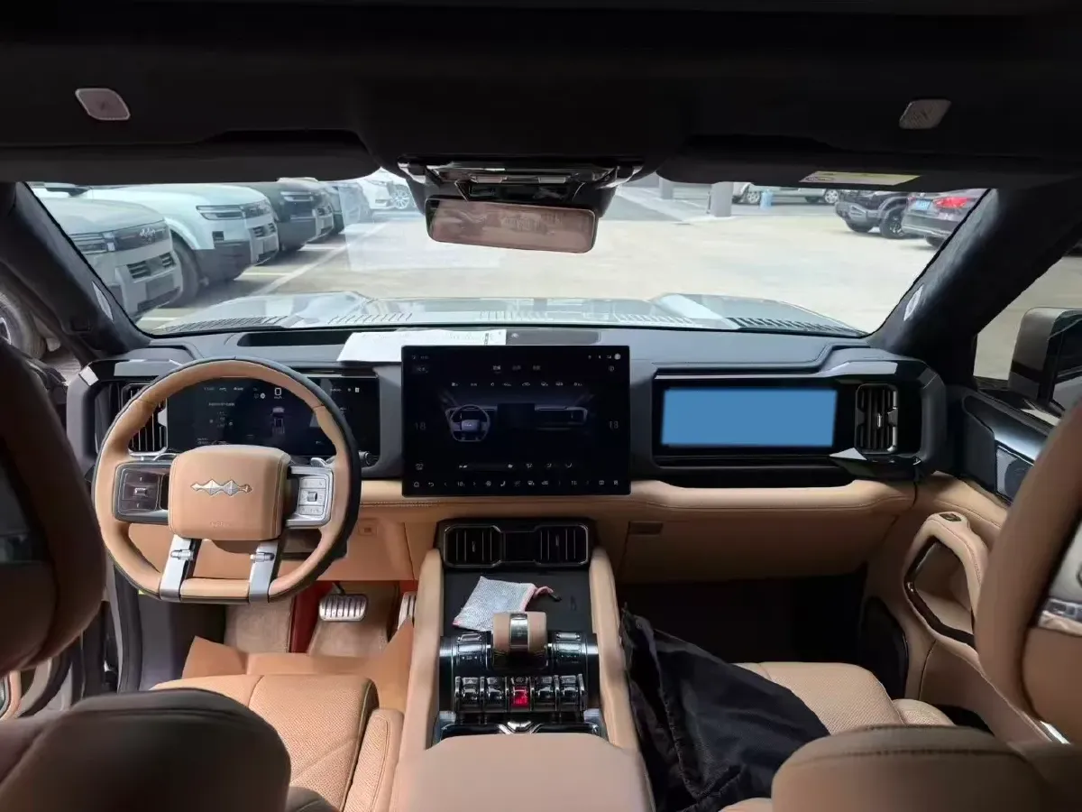 2025 FangChengBao Bao 8 2.0T 245HP L4 E-CVT PHEV 36.8KWH,autocango,china used car exporter,china ev exporter,chinese used car exporter,chinese used ev exporter