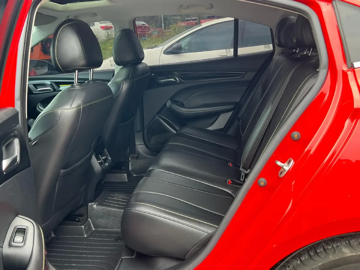 2021 Roewe i5 1.5T 173HP L4 7DCT,autocango,china used car exporter,china ev exporter,chinese used car exporter,chinese used ev exporter