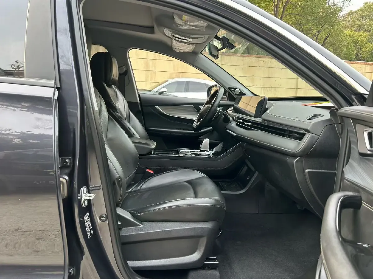 2021 Chery Tiggo 8 Plus 1.6T 197HP L4 7DCT,autocango,china used car exporter,china ev exporter,chinese used car exporter,chinese used ev exporter