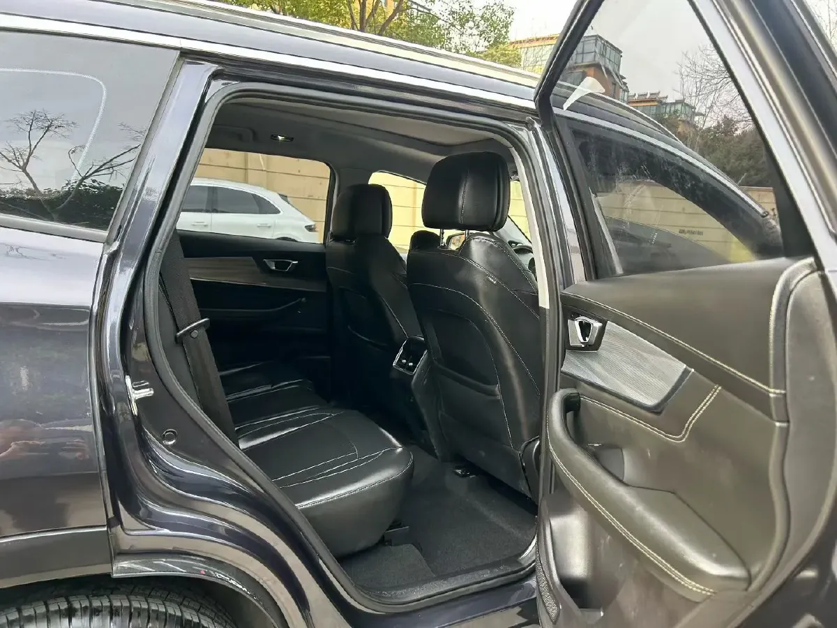 2021 Chery Tiggo 8 Plus 1.6T 197HP L4 7DCT,autocango,china used car exporter,china ev exporter,chinese used car exporter,chinese used ev exporter