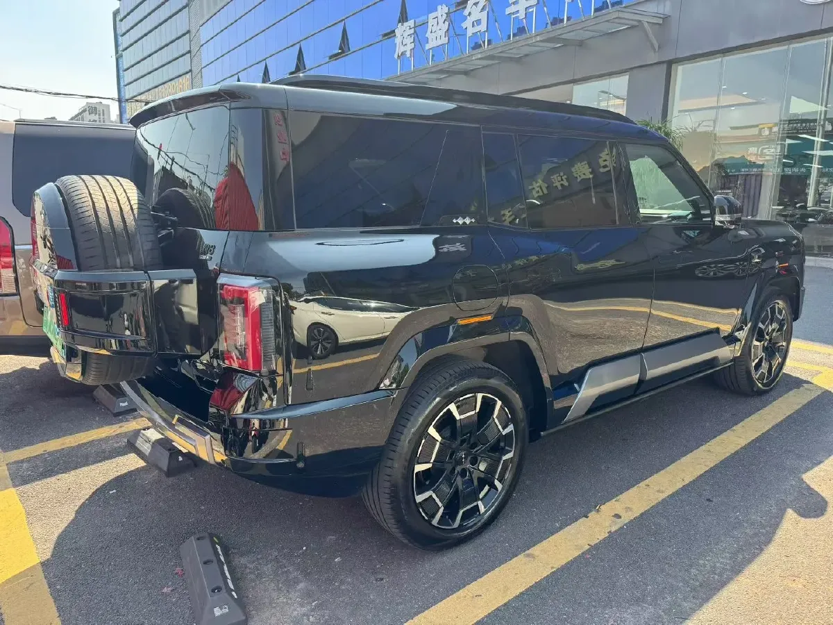 2025 FangChengBao Bao 8 2.0T 245HP L4 E-CVT PHEV 36.8KWH,autocango,china used car exporter,china ev exporter,chinese used car exporter,chinese used ev exporter