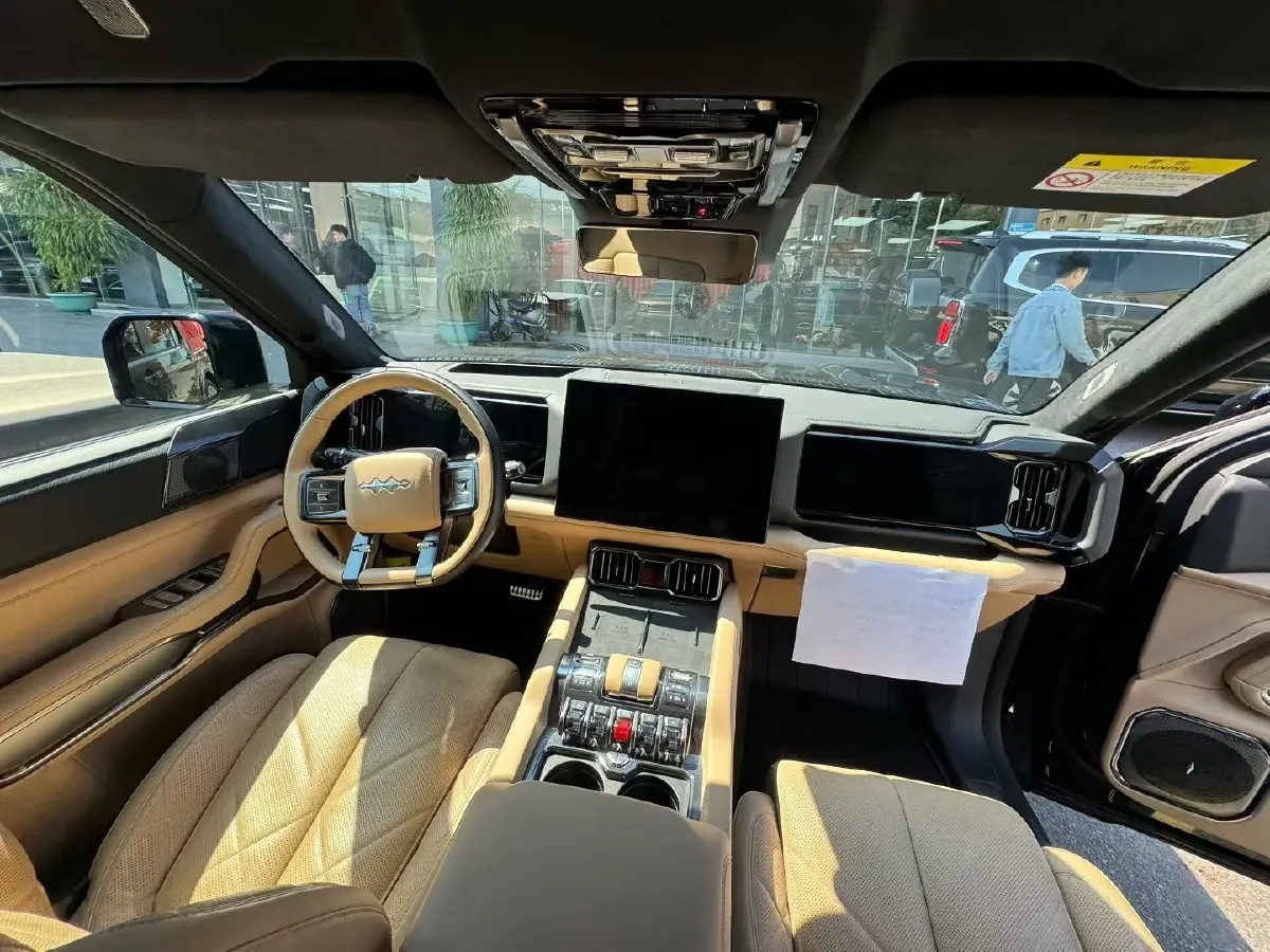 2025 FangChengBao Bao 8 2.0T 245HP L4 E-CVT PHEV 36.8KWH,autocango,china used car exporter,china ev exporter,chinese used car exporter,chinese used ev exporter