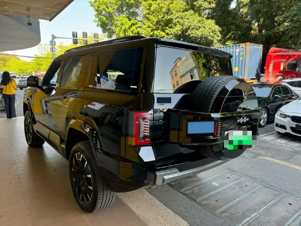 2025 FangChengBao Bao 8 2.0T 245HP L4 E-CVT PHEV 36.8KWH,autocango,china used car exporter,china ev exporter,chinese used car exporter,chinese used ev exporter