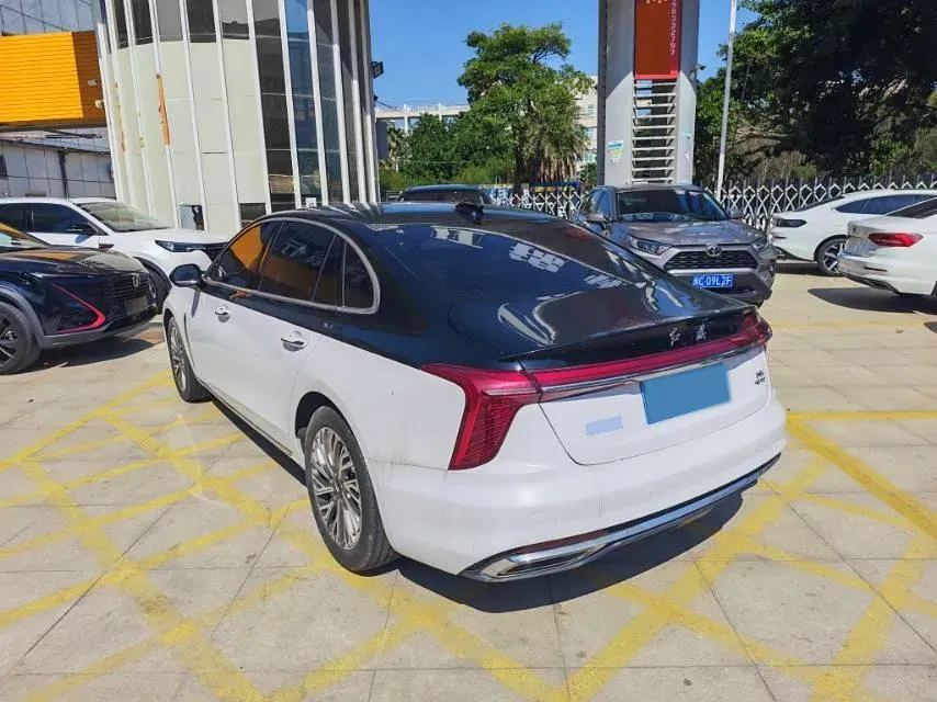 2023 HongQi H5 2.0T 224HP L4 8AT,autocango,china used car exporter,china ev exporter,chinese used car exporter,chinese used ev exporter