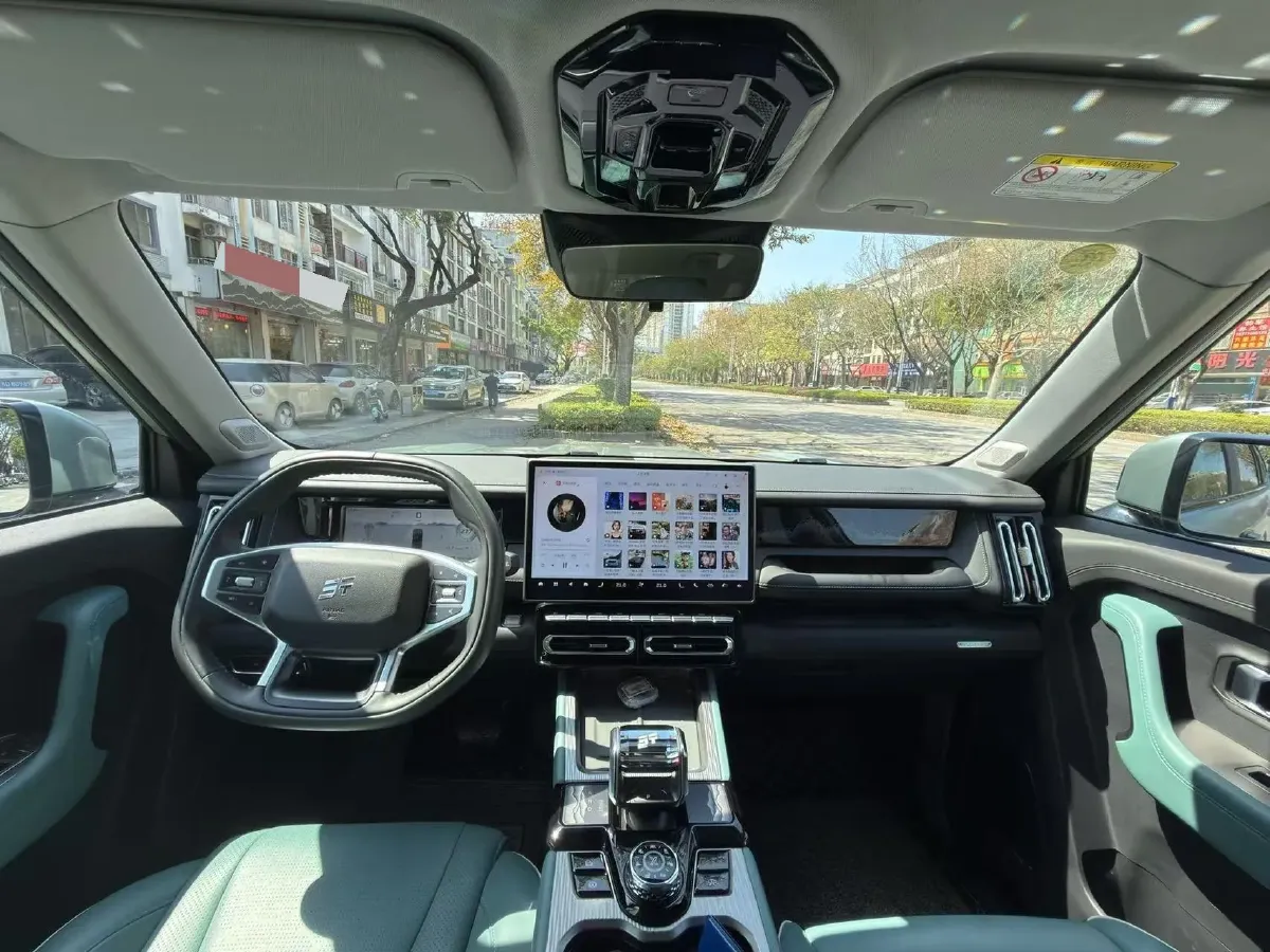 2025 Jetour Traveller 2.0T 254HP L4 7DCT,autocango,china used car exporter,china ev exporter,chinese used car exporter,chinese used ev exporter