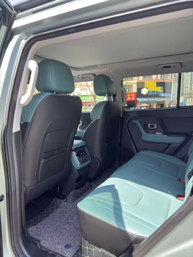 2025 Jetour Traveller 2.0T 254HP L4 7DCT,autocango,china used car exporter,china ev exporter,chinese used car exporter,chinese used ev exporter