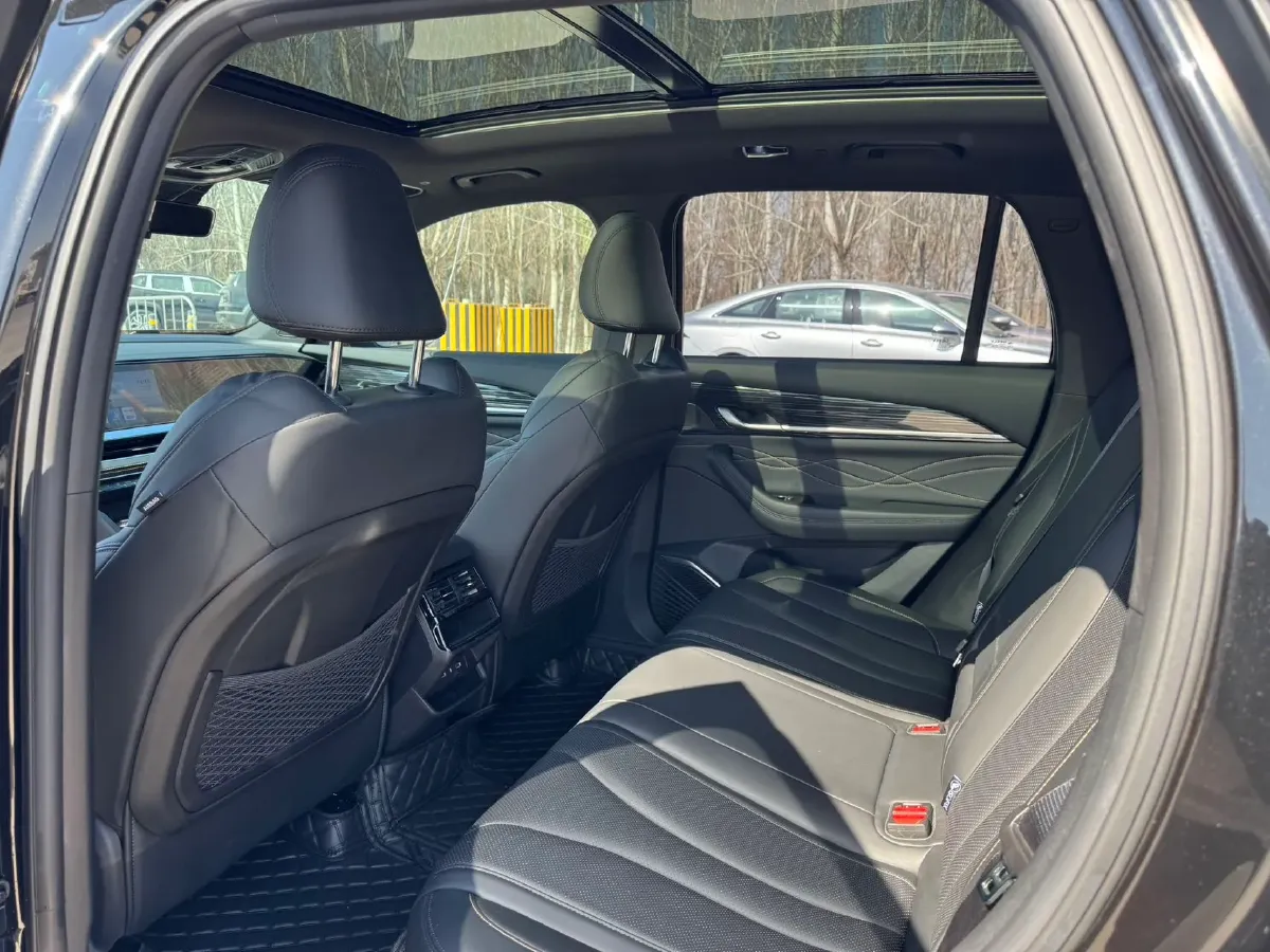 2024 Geely Monjaro 2.0T 218HP L4 7DCT,autocango,china used car exporter,china ev exporter,chinese used car exporter,chinese used ev exporter