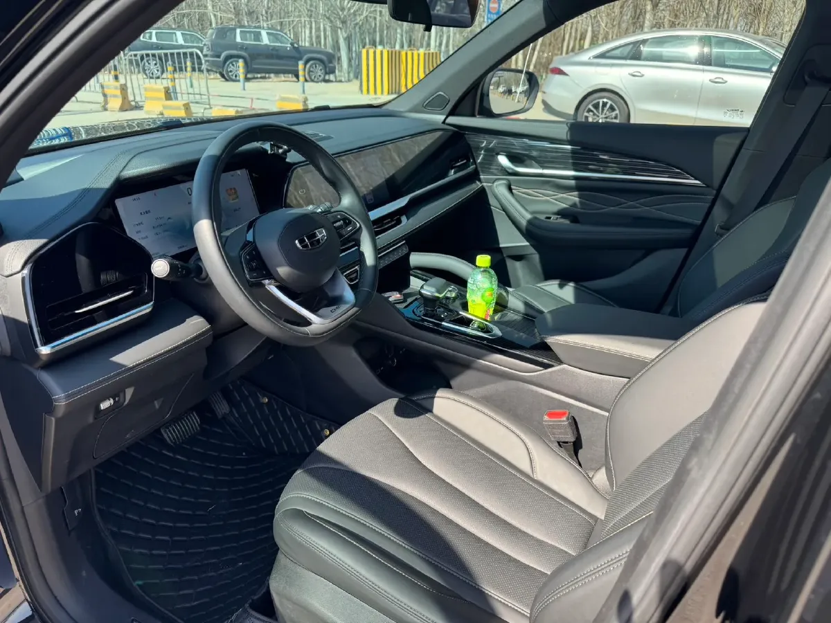 2024 Geely Monjaro 2.0T 218HP L4 7DCT,autocango,china used car exporter,china ev exporter,chinese used car exporter,chinese used ev exporter