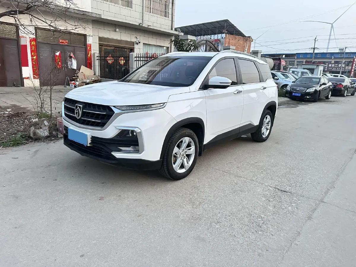 2018 BaoJun 530 1.5T 150HP L4 6MT,autocango,china used car exporter,china ev exporter,chinese used car exporter,chinese used ev exporter