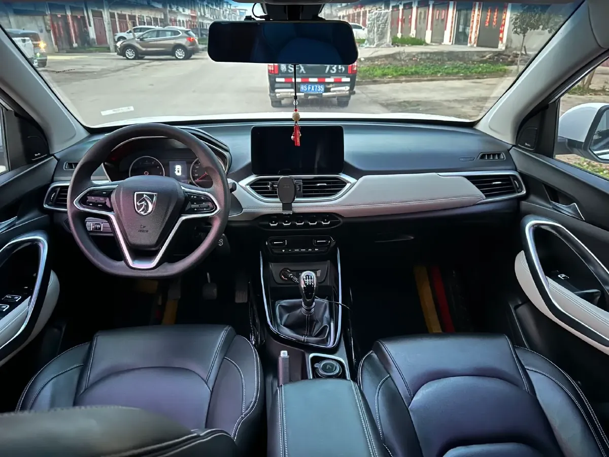 2018 BaoJun 530 1.5T 150HP L4 6MT,autocango,china used car exporter,china ev exporter,chinese used car exporter,chinese used ev exporter