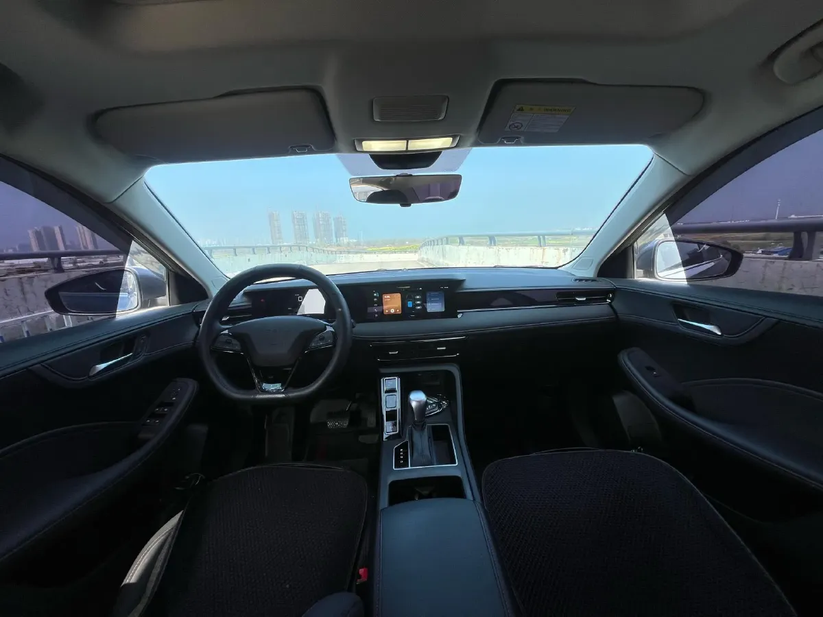 2023 Roewe i5 1.5L 129HP L4 CVT,autocango,china used car exporter,china ev exporter,chinese used car exporter,chinese used ev exporter