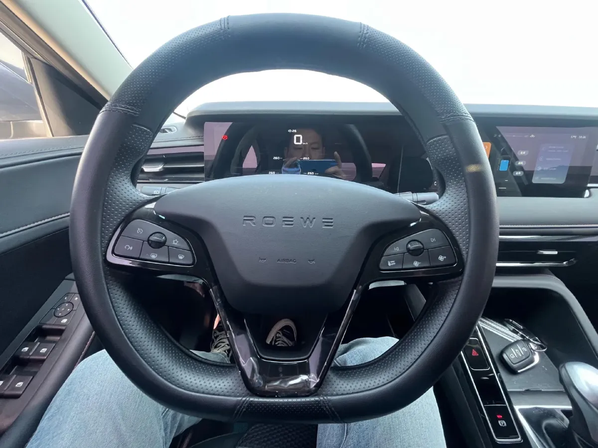 2023 Roewe i5 1.5L 129HP L4 CVT,autocango,china used car exporter,china ev exporter,chinese used car exporter,chinese used ev exporter