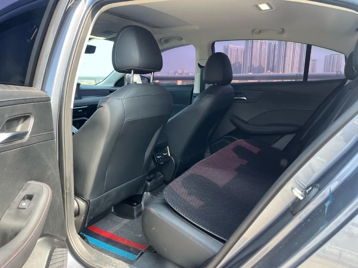 2023 Roewe i5 1.5L 129HP L4 CVT,autocango,china used car exporter,china ev exporter,chinese used car exporter,chinese used ev exporter