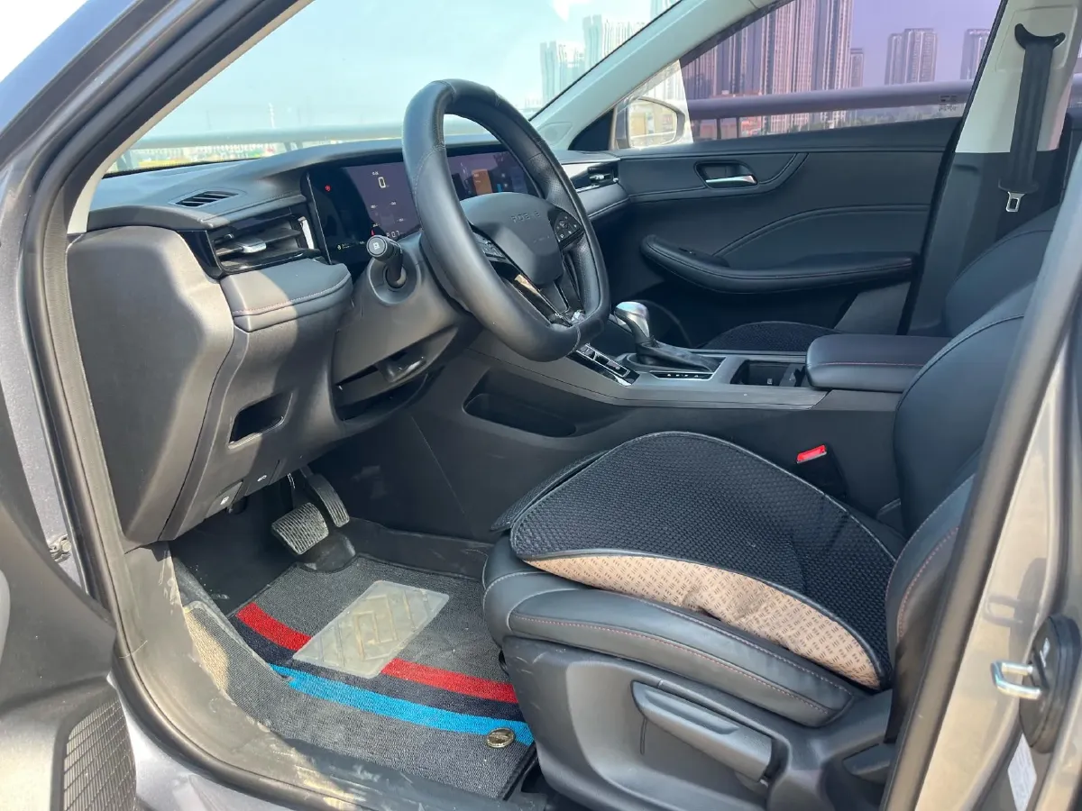 2023 Roewe i5 1.5L 129HP L4 CVT,autocango,china used car exporter,china ev exporter,chinese used car exporter,chinese used ev exporter