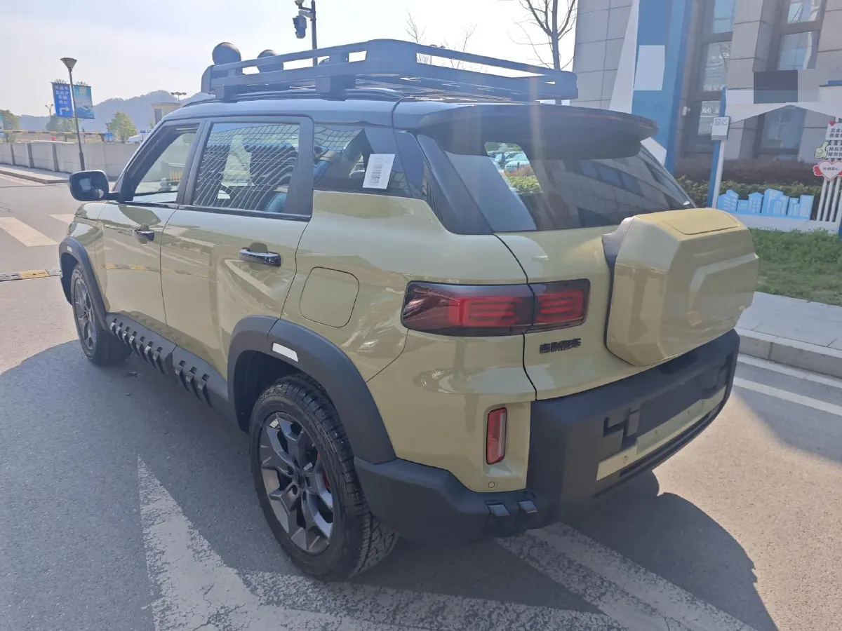 2025 Geely Cowboy 1.5T 181HP L4 7DCT,autocango,china used car exporter,china ev exporter,chinese used car exporter,chinese used ev exporter