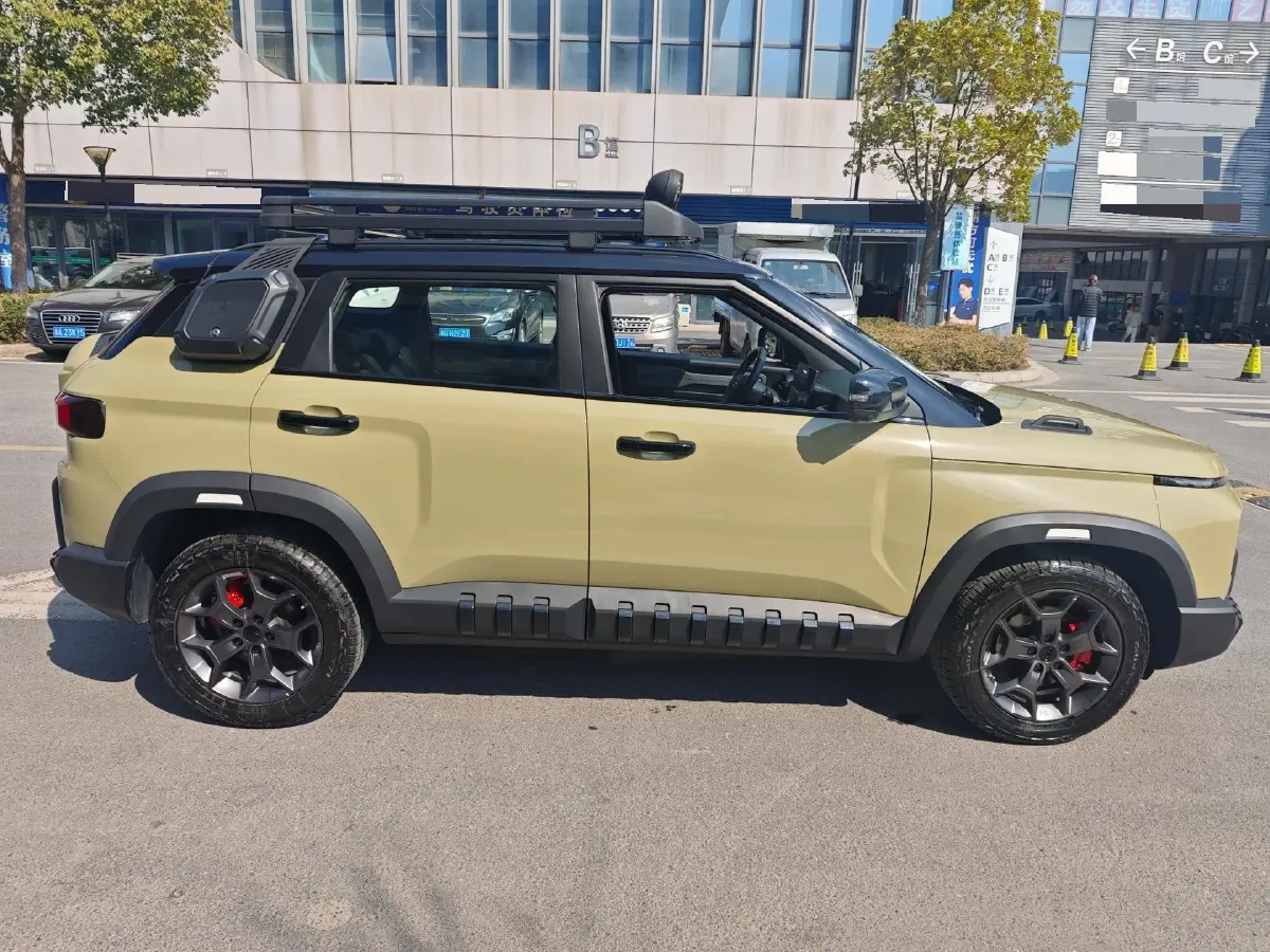 2025 Geely Cowboy 1.5T 181HP L4 7DCT,autocango,china used car exporter,china ev exporter,chinese used car exporter,chinese used ev exporter