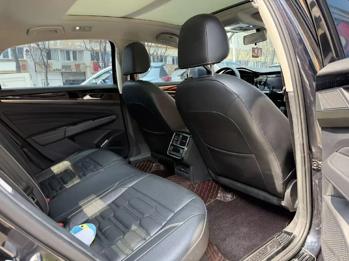 2020 Volkswagen Passat 2.0T 186HP L4 7DCT,autocango,china used car exporter,china ev exporter,chinese used car exporter,chinese used ev exporter