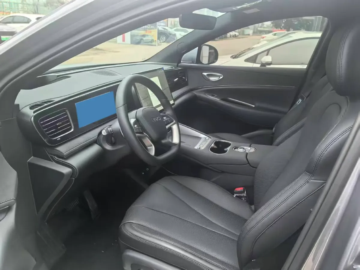 2025 LanDian E5 PLUS 1.5L 95HP L4 E-CVT PHEV,autocango,china used car exporter,china ev exporter,chinese used car exporter,chinese used ev exporter