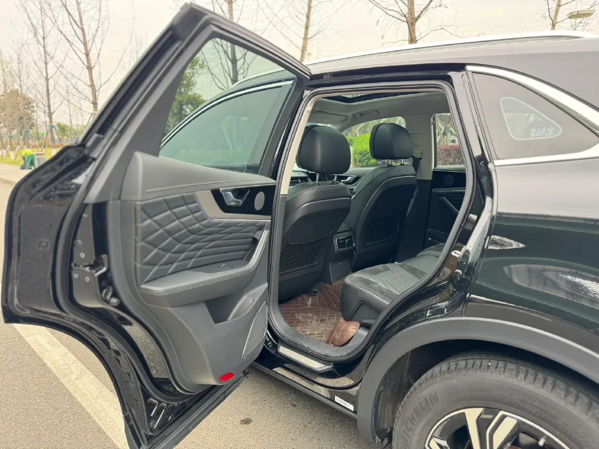 2022 HongQi HS5 2.0T 224HP L4 6AT,autocango,china used car exporter,china ev exporter,chinese used car exporter,chinese used ev exporter