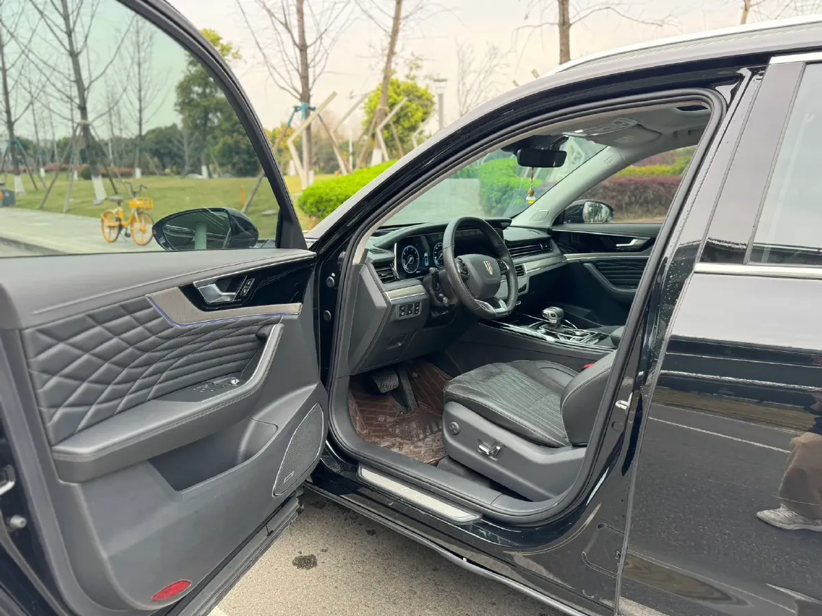 2022 HongQi HS5 2.0T 224HP L4 6AT,autocango,china used car exporter,china ev exporter,chinese used car exporter,chinese used ev exporter