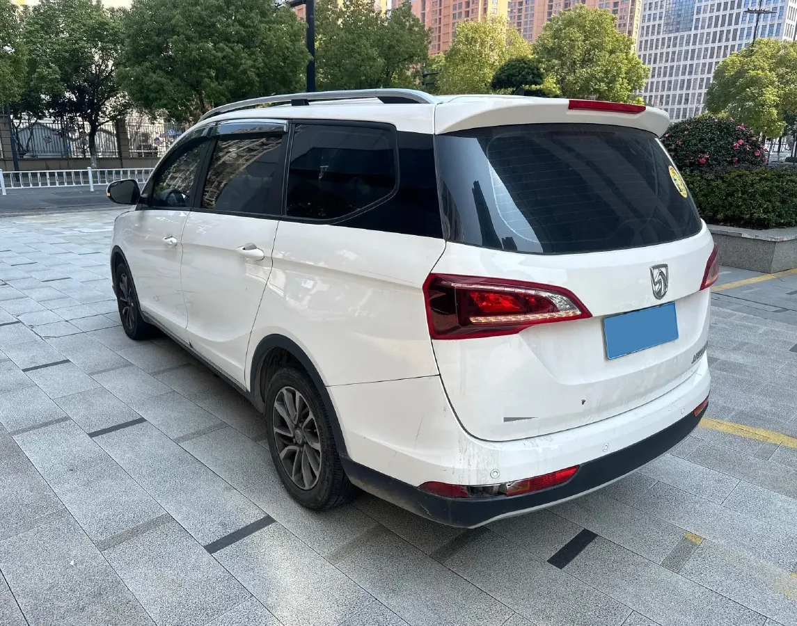 2019 BaoJun 730 1.5T 151HP L4 CVT,autocango,china used car exporter,china ev exporter,chinese used car exporter,chinese used ev exporter