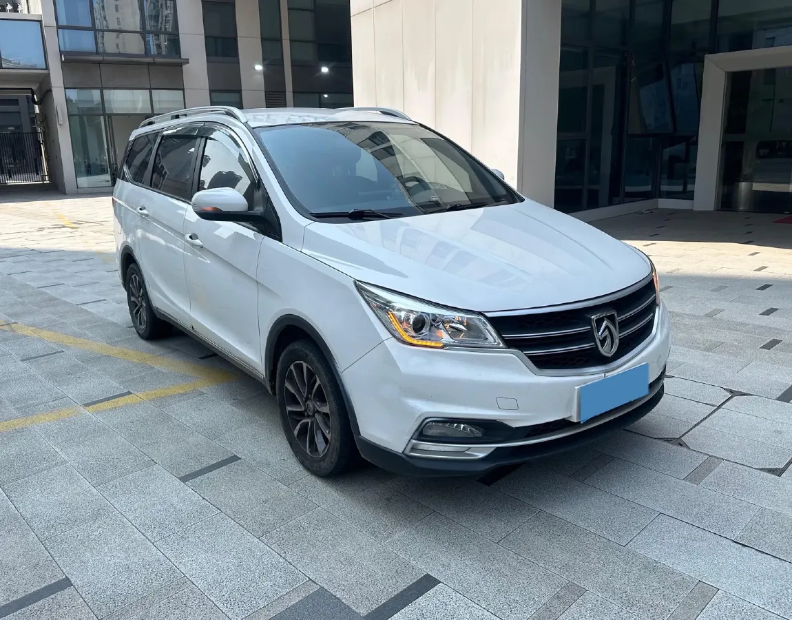 2019 BaoJun 730 1.5T 151HP L4 CVT,autocango,china used car exporter,china ev exporter,chinese used car exporter,chinese used ev exporter