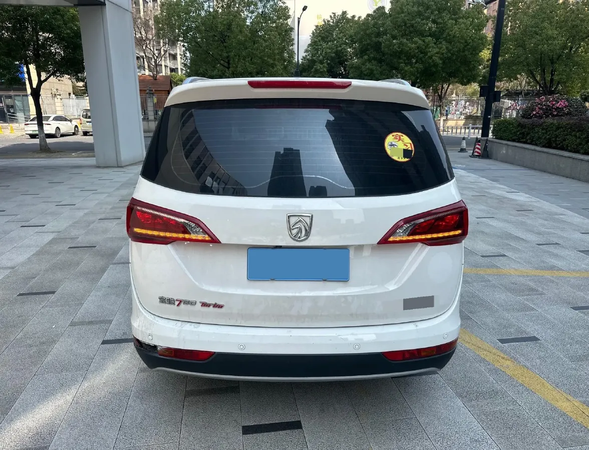 2019 BaoJun 730 1.5T 151HP L4 CVT,autocango,china used car exporter,china ev exporter,chinese used car exporter,chinese used ev exporter