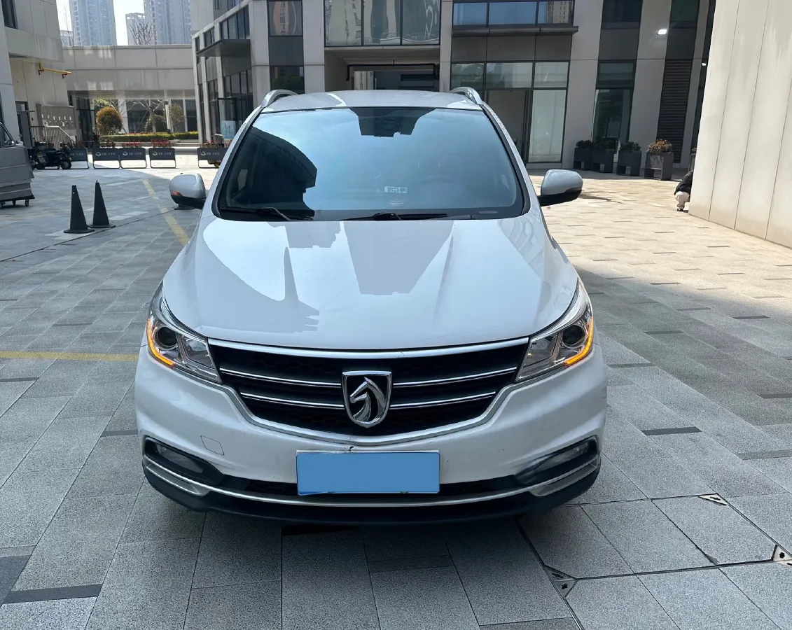 2019 BaoJun 730 1.5T 151HP L4 CVT,autocango,china used car exporter,china ev exporter,chinese used car exporter,chinese used ev exporter