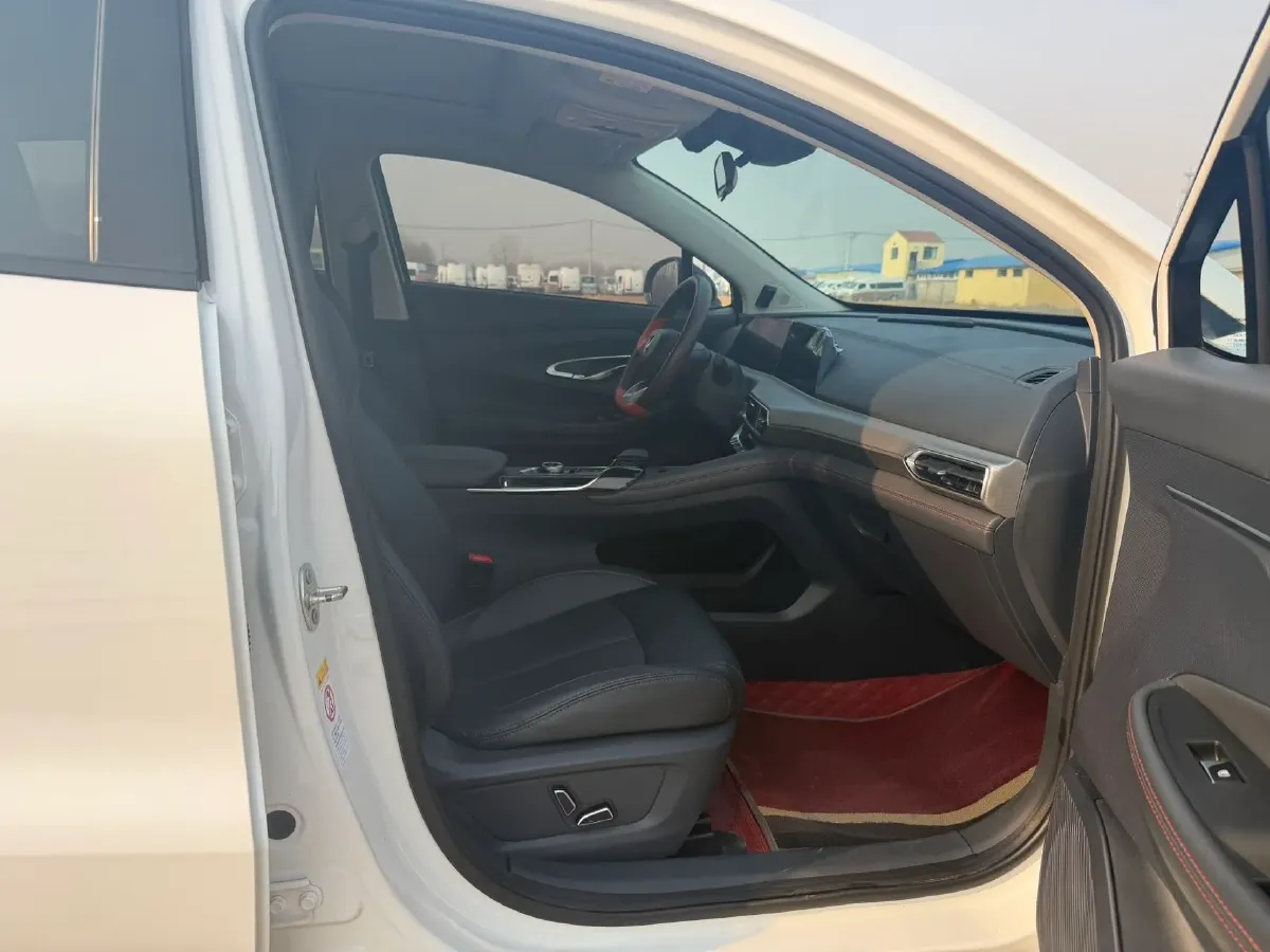 2021 ChangAn UNI-T 1.5T 180HP L4 7DCT,autocango,china used car exporter,china ev exporter,chinese used car exporter,chinese used ev exporter