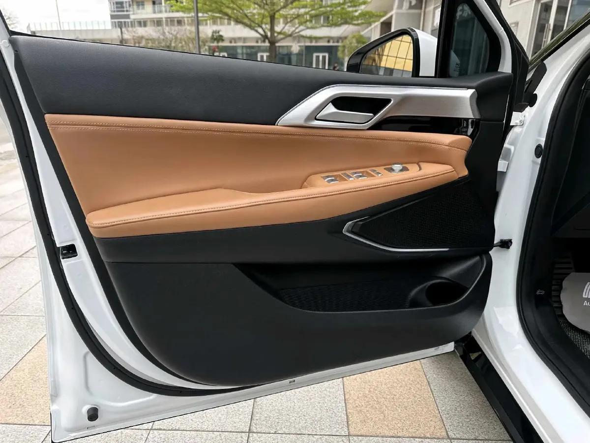 2021 ChangAn UNI-K 2.0T 233HP L4 8AT,autocango,china used car exporter,china ev exporter,chinese used car exporter,chinese used ev exporter